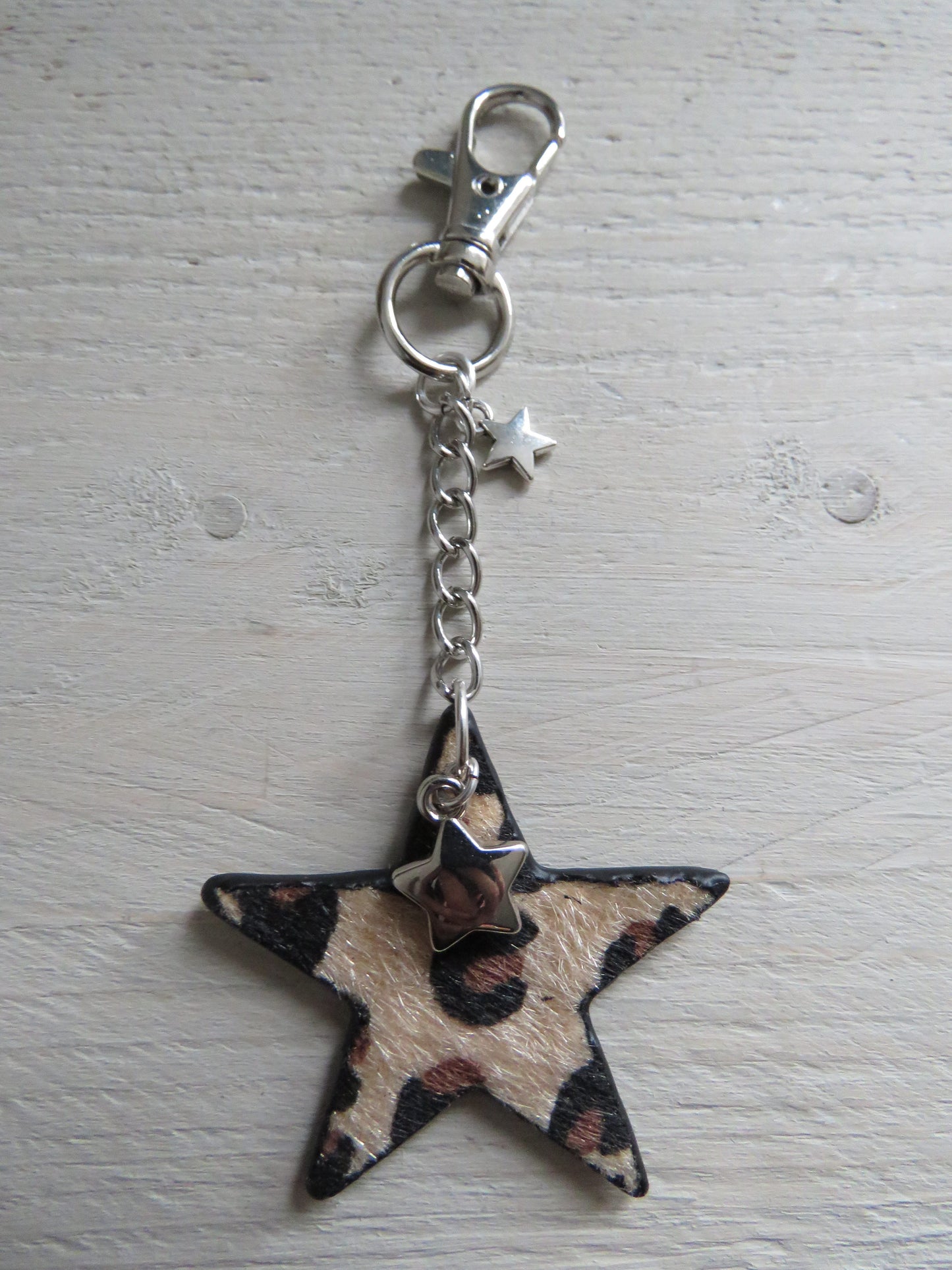 Leuke sleutelhanger/tashanger ster (leer)