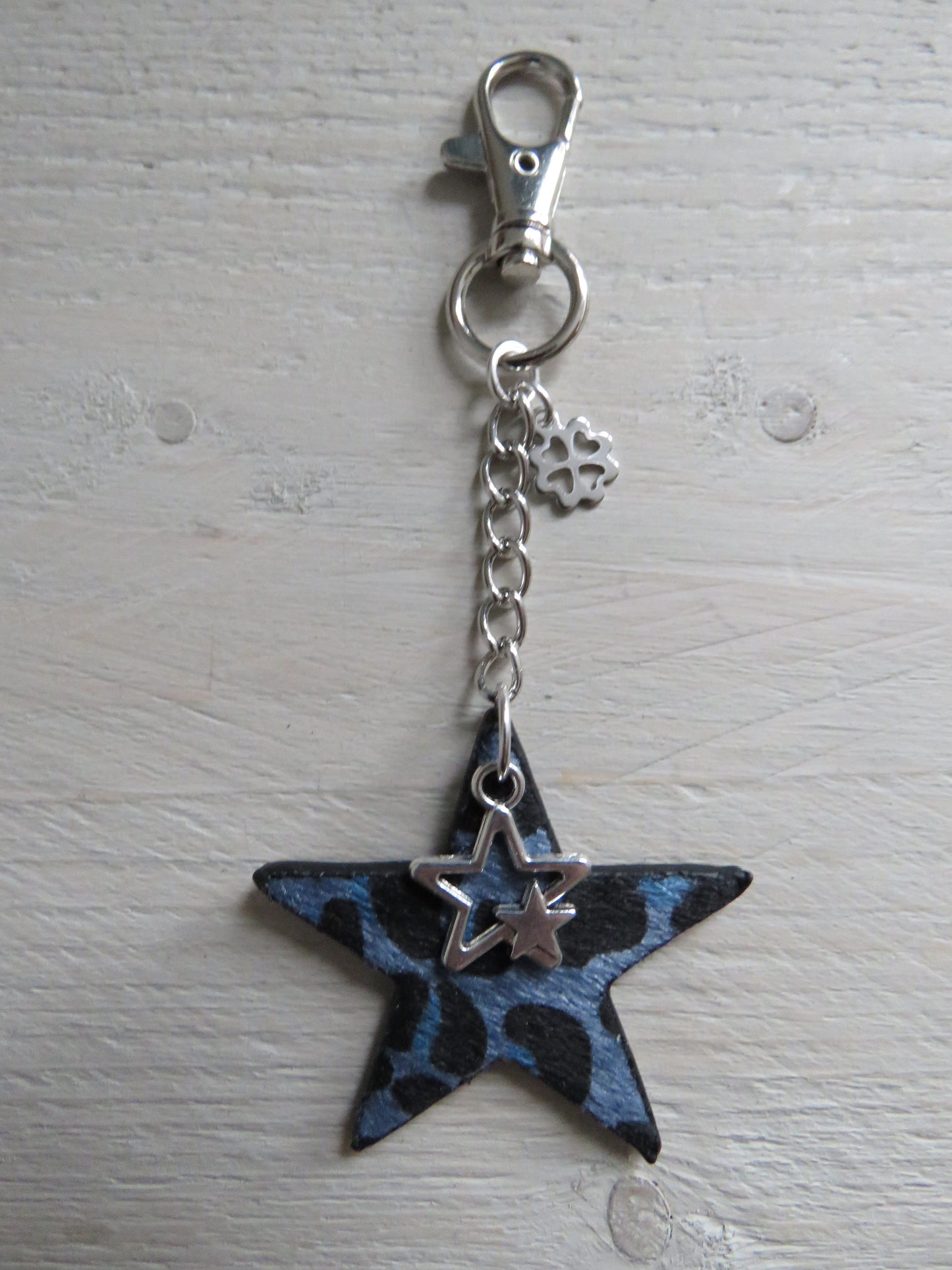 Leuke sleutelhanger/tashanger ster (leer)