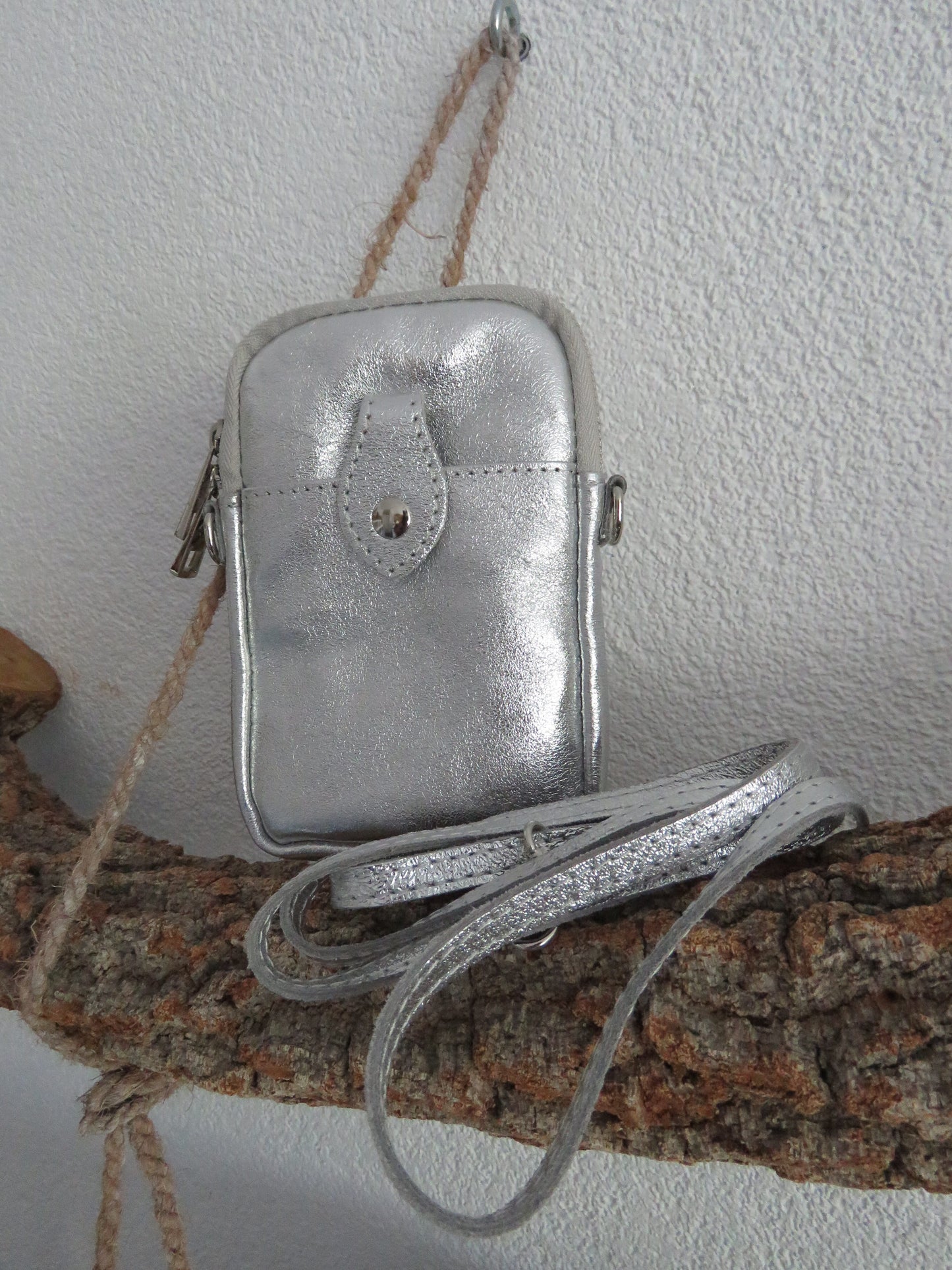 schouder/telefoontasje van Charm (leer)