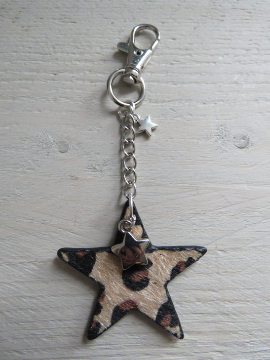 Leuke sleutelhanger/tashanger ster (leer)