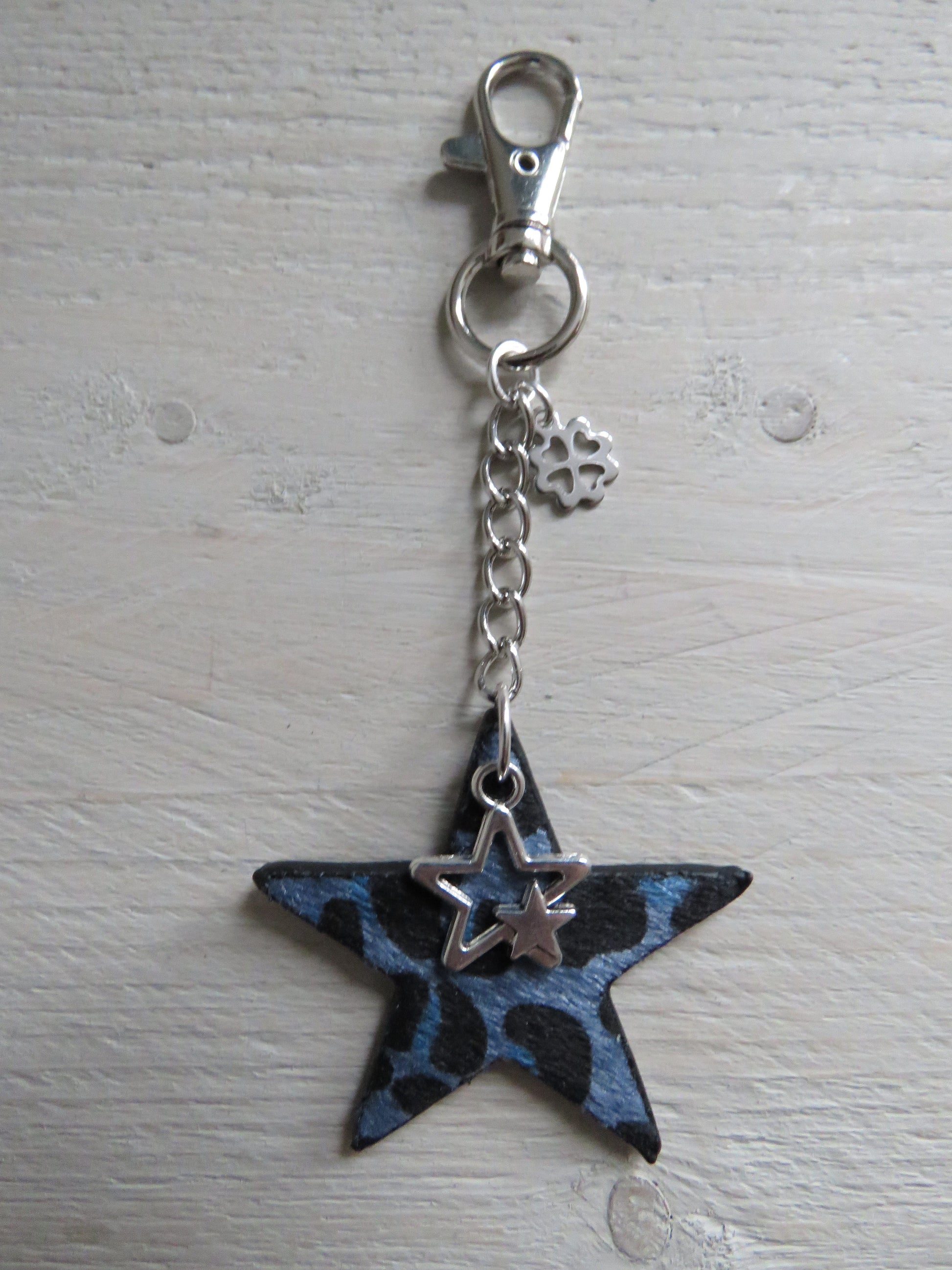 Leuke sleutelhanger/tashanger ster (leer)