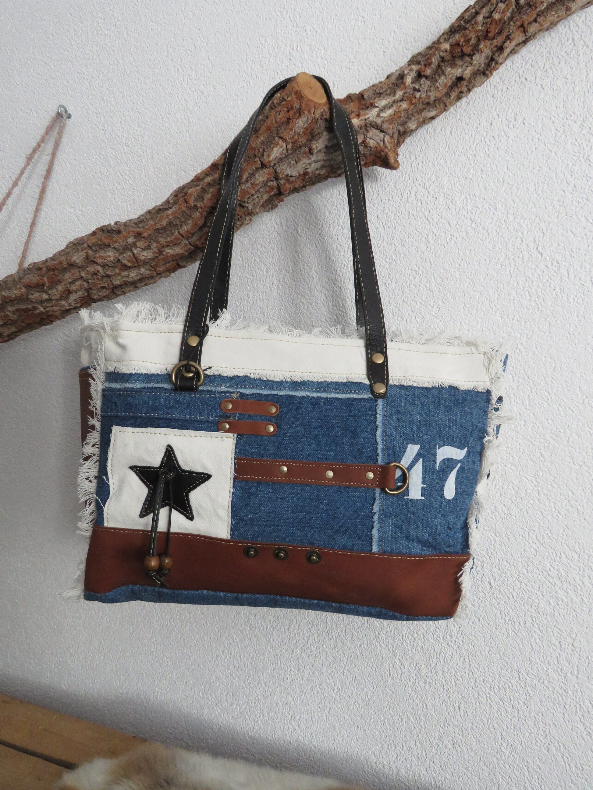 schoudertas van Myra Bag  (canvas/spijkerstof/leer)