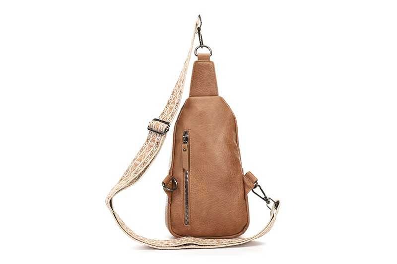 camel-crossbodytas-mattie2