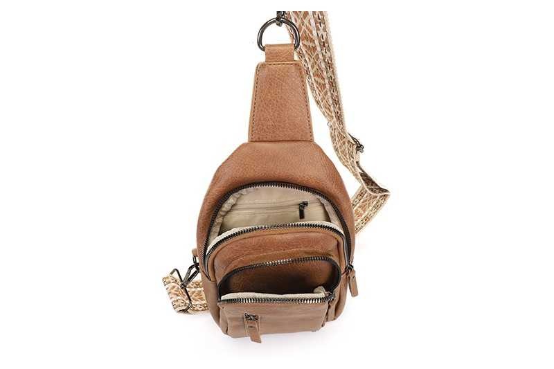 camel-crossbodytas-mattie3